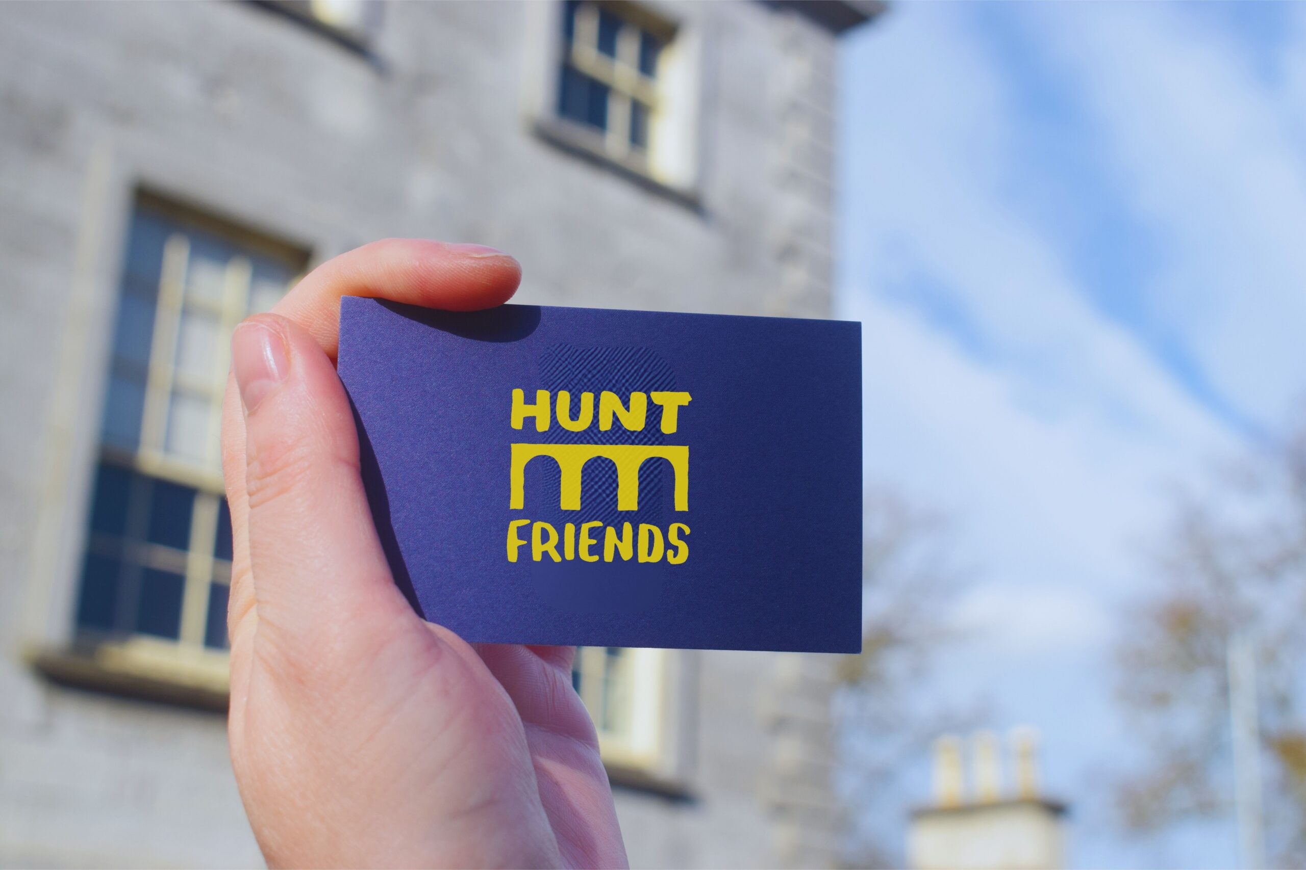 hand holding the friend membership card outside the hunt museum